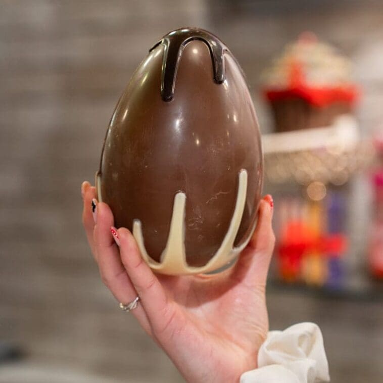 Cookie Cloud Caramel Egg